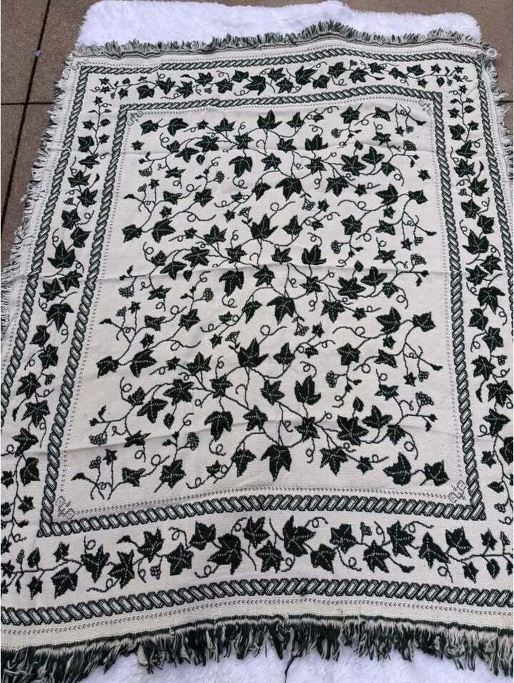 Vintage Green and White Woven Ivy Throw Blanket with Fringe